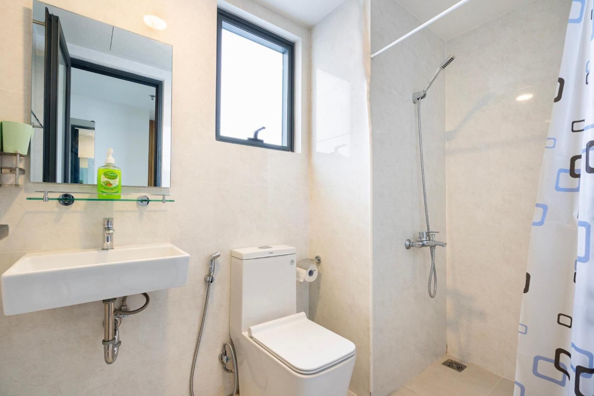 Center 2 Bedrooms